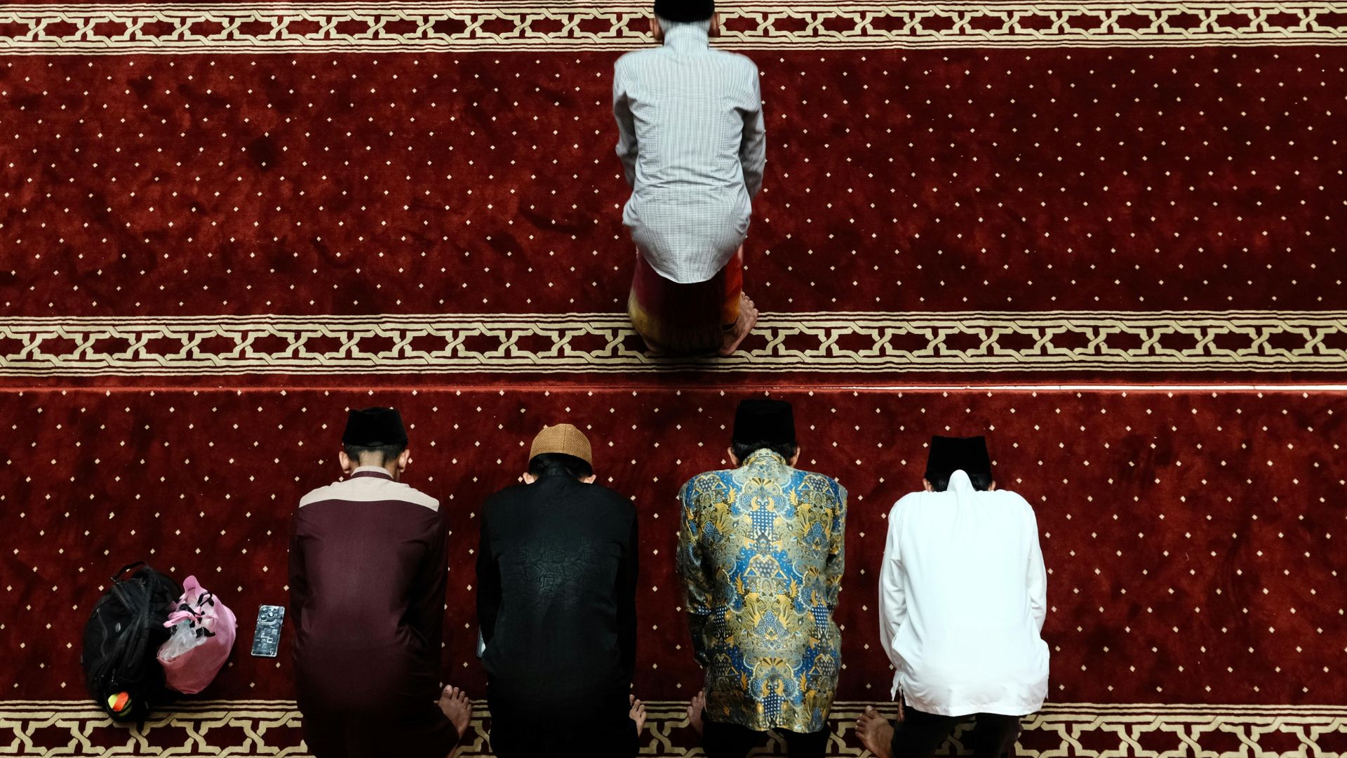 Why Qibla Direction Differs Between Countries?